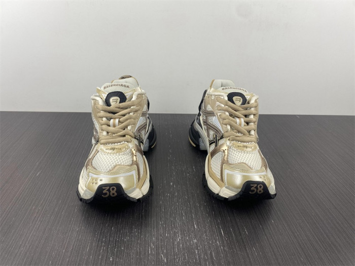 BLCG RUNNER SNEAKER 677403 W3RN1 1125