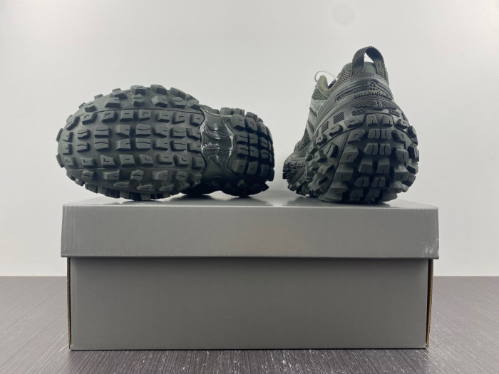 BLCG DEFENDER SNEAKER