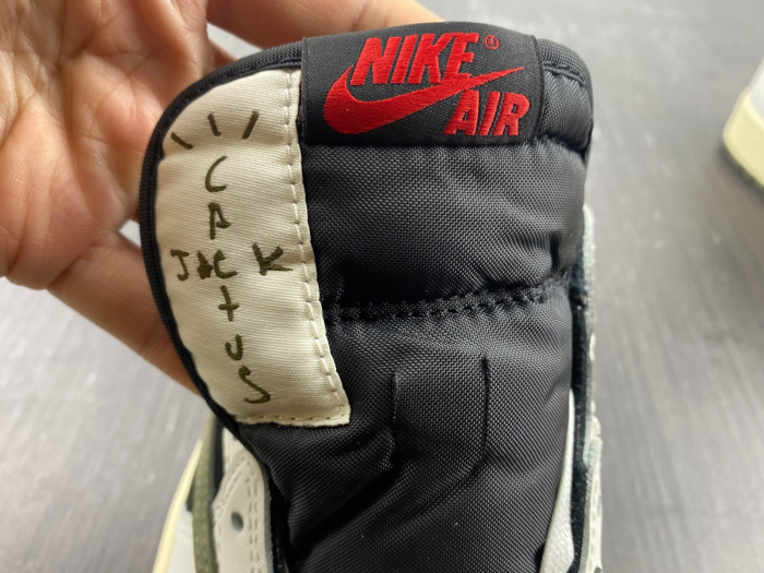 Travis Scott x Air Jordan 1 Low OG WMNS “Olive” DZ4137-106