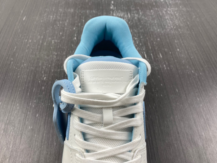 OFF-WHITE SNEAKER