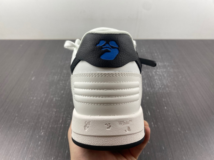 OFF-WHITE SNEAKER