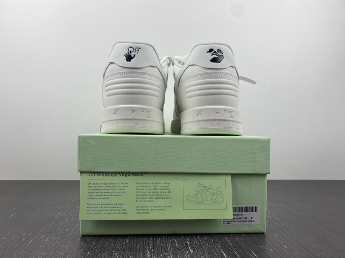 OFF-WHITE SNEAKER
