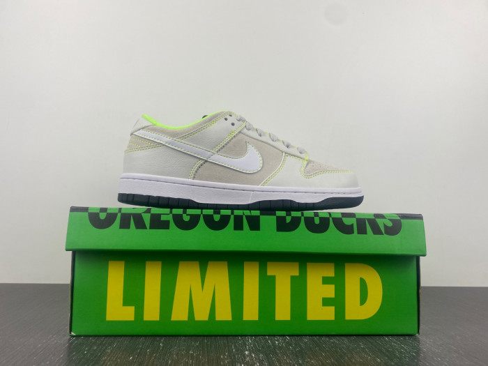 Nike Dunk Low University of Oregon PE (2023) FQ7260-001