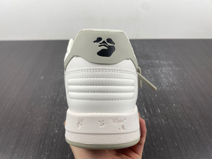 OFF-WHITE SNEAKER