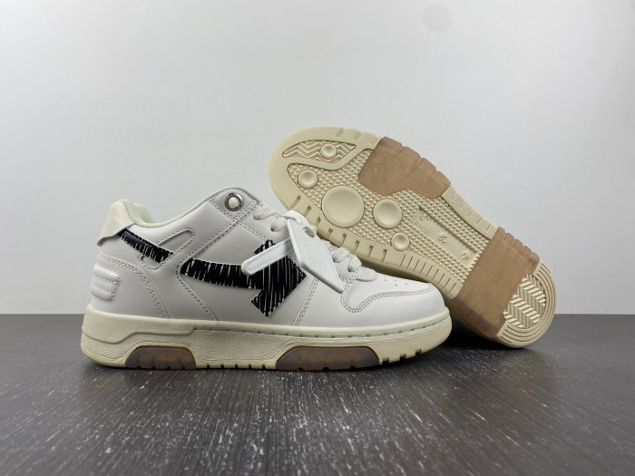 OFF-WHITE SNEAKER