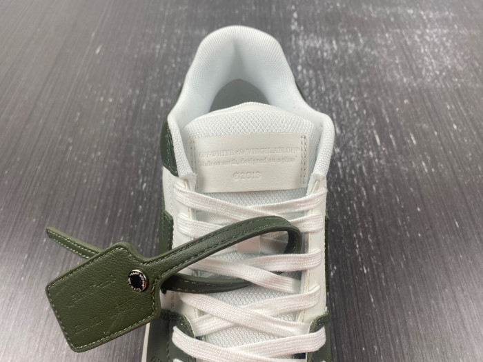 OFF-WHITE SNEAKER