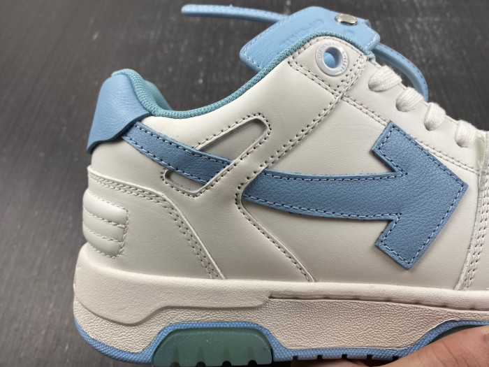 OFF-WHITE SNEAKER