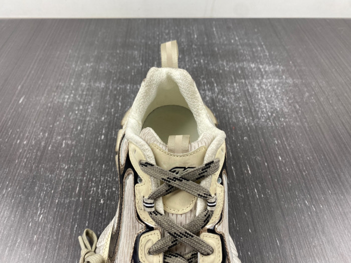 BLCG 3XL SNEAKER 734734 W1XL5 0185