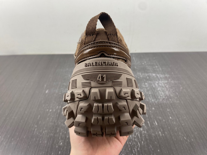 BLCG DEFENDER SNEAKER 685613 W2RB5 2408
