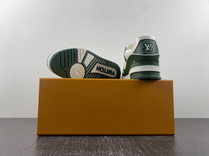 LV TRAINER SNEAKER