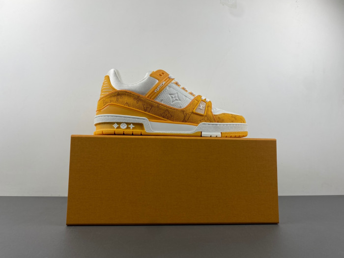LV TRAINER SNEAKER