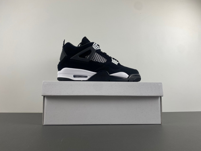 AIR JORDAN 4 "WHITE THUNDER" FQ8138-001
