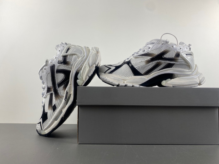 BLCG RUNNER SNEAKER 772774 WRUNG 9010
