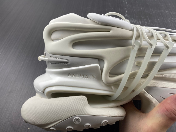 BALMAIN LEATHER UNICORN LOW-TOP SNEAKER