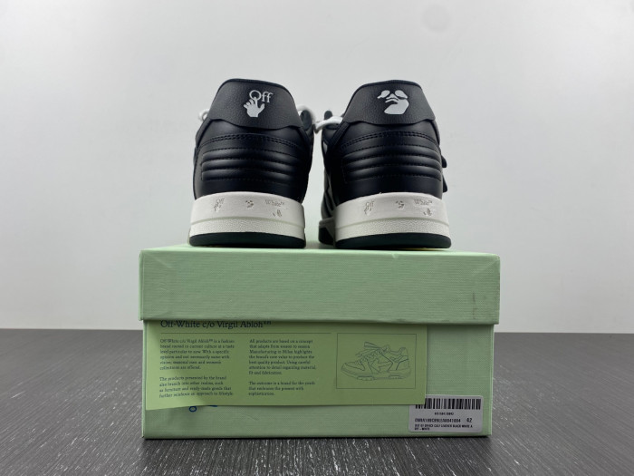 OFF-WHITE SNEAKER