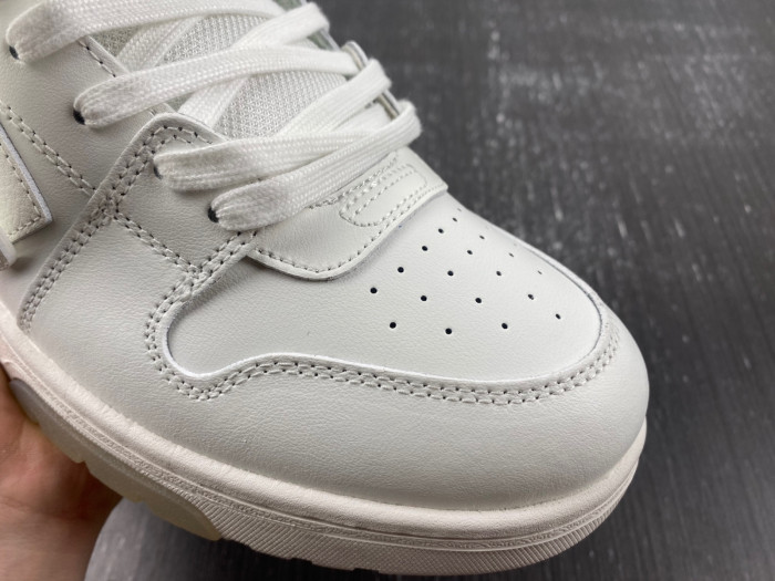 OFF-WHITE SNEAKER