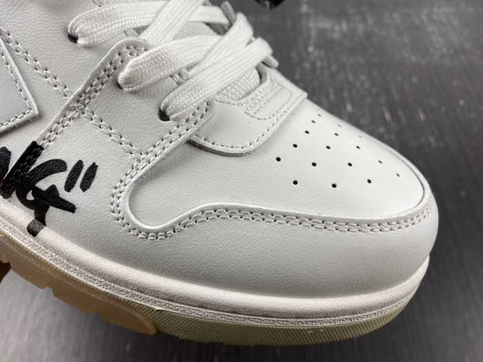 OFF-WHITE SNEAKER