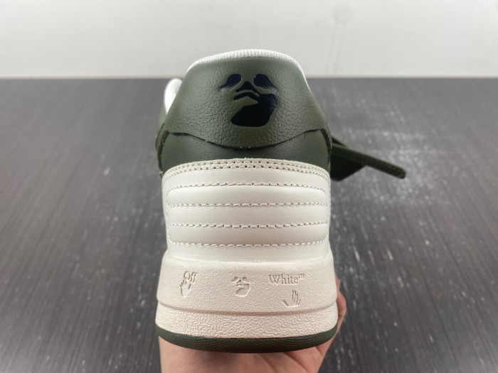 OFF-WHITE SNEAKER
