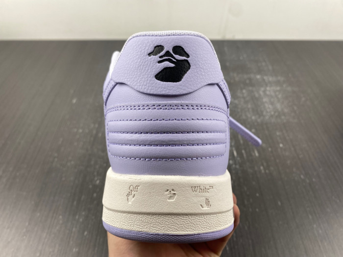 OFF-WHITE SNEAKER