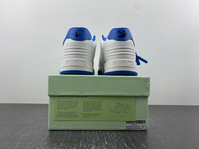 OFF-WHITE SNEAKER