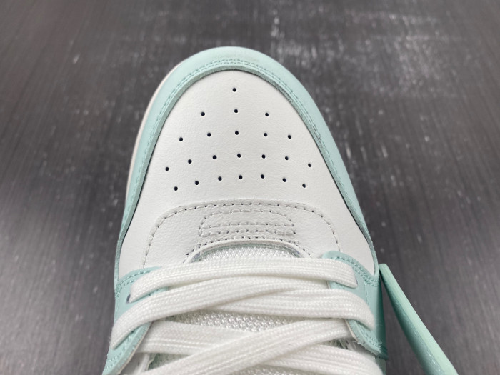 OFF-WHITE SNEAKER