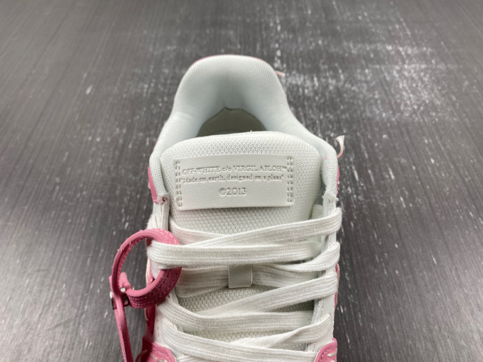OFF-WHITE SNEAKER