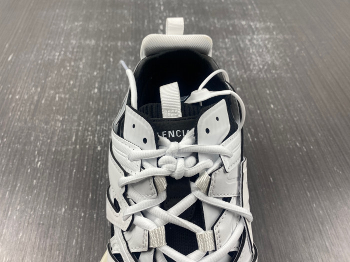 BLCG TRACK SNEAKER 736330 W3SKC 9010