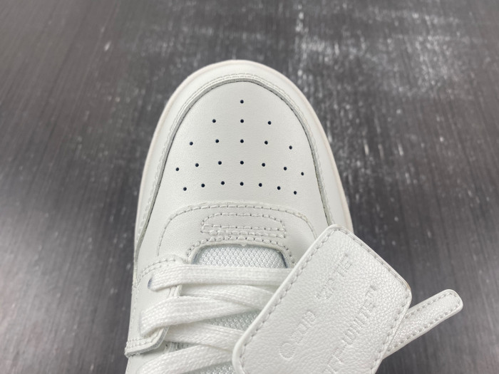 OFF-WHITE SNEAKER
