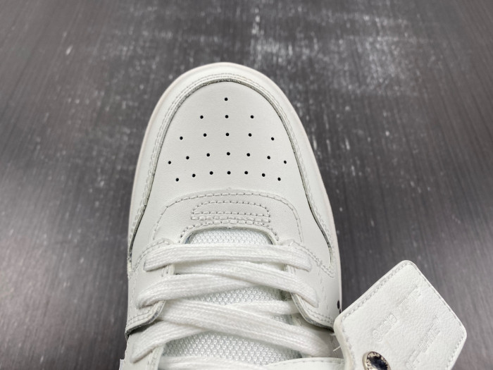 OFF-WHITE SNEAKER