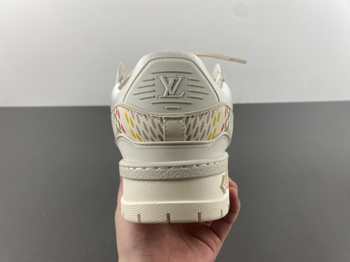 LV TRAINER SNEAKER 24052502
