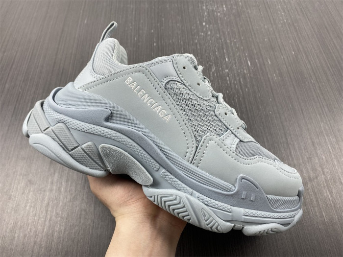 BLCG TRIPLE S SNEAKER 524039 W2FW1 4700
