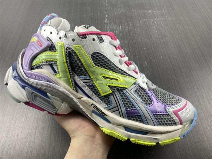 BLCG RUNNER SNEAKER 677403 W3RH5 0308