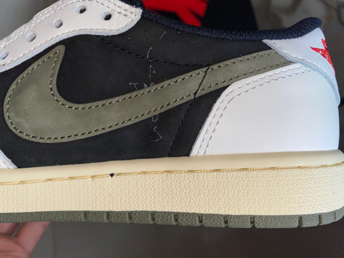 Travis Scott x Air Jordan 1 Low OG WMNS “Olive” DZ4137-106