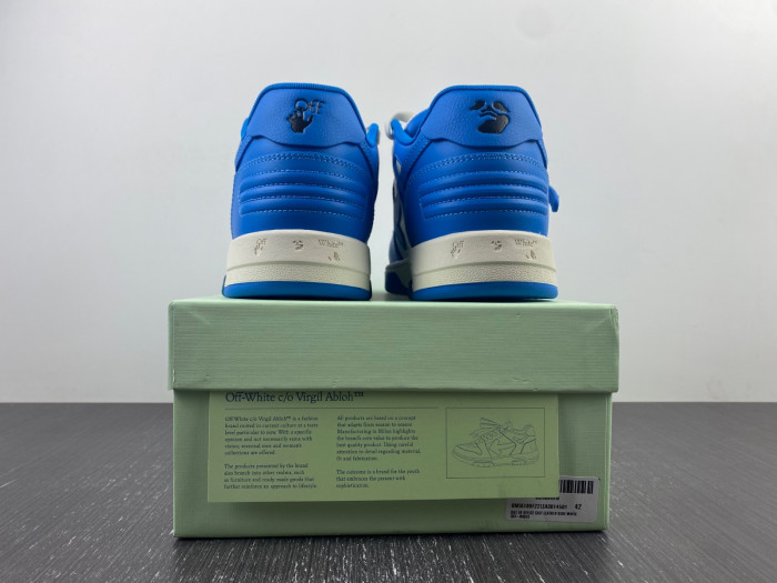 OFF-WHITE SNEAKER