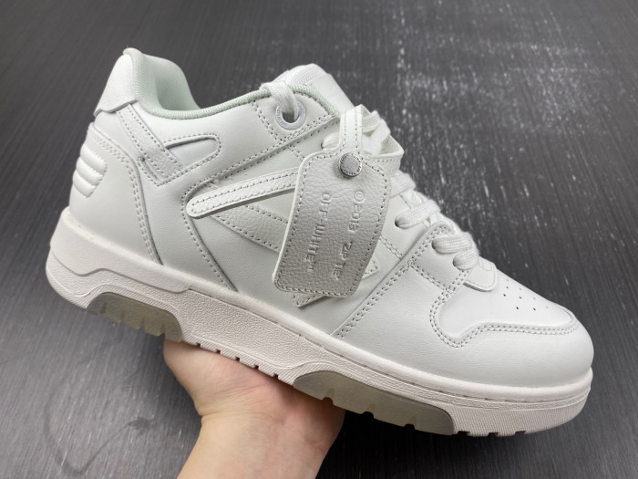 OFF-WHITE SNEAKER