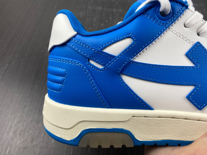 OFF-WHITE SNEAKER