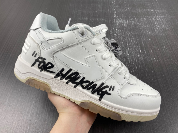 OFF-WHITE SNEAKER