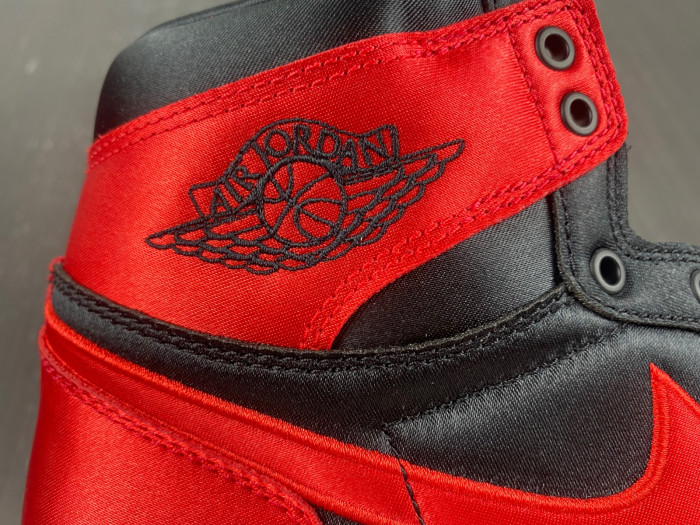 Air Jordan 1 High OG WMNS “Satin Bred” FD4810-061