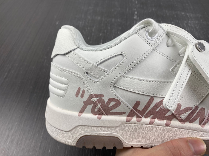 OFF-WHITE SNEAKER