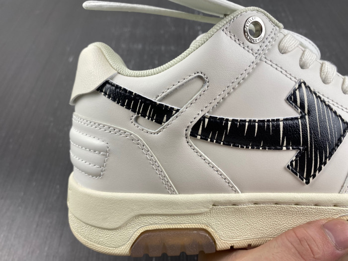 OFF-WHITE SNEAKER