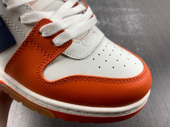 OFF-WHITE SNEAKER
