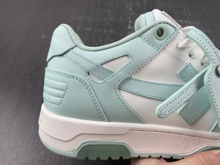 OFF-WHITE SNEAKER