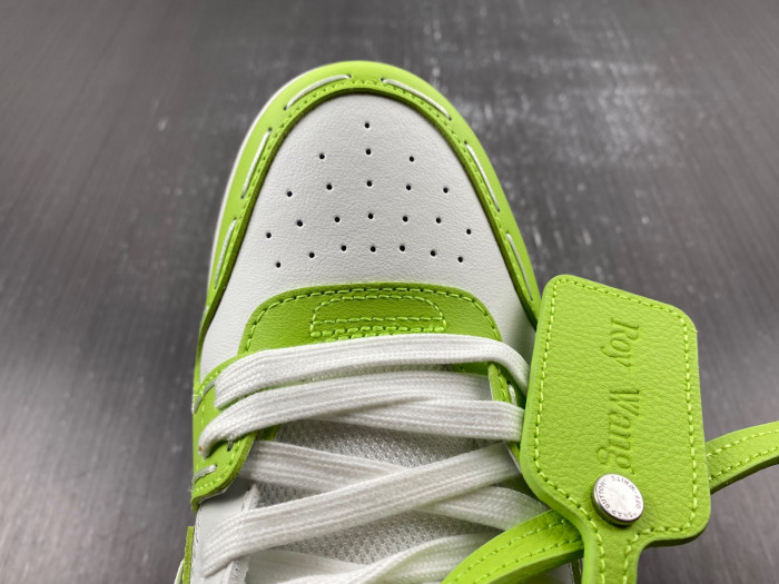 OFF-WHITE SNEAKER