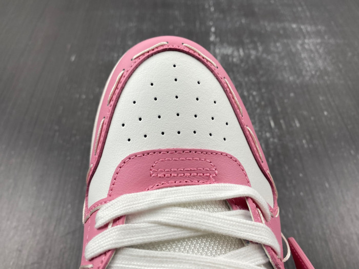 OFF-WHITE SNEAKER