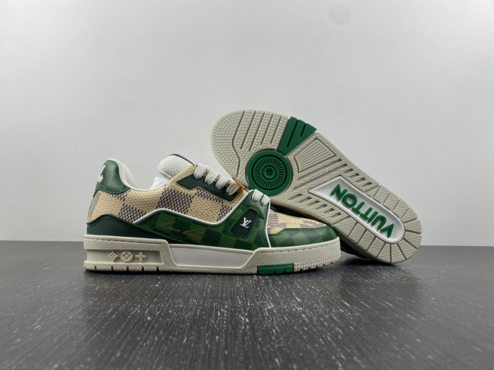 LV TRAINER SNEAKER