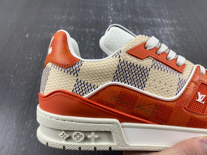 LV TRAINER SNEAKER
