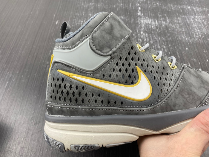 Nike Kobe 2 Prelude (4/50+ Points) 640222-001