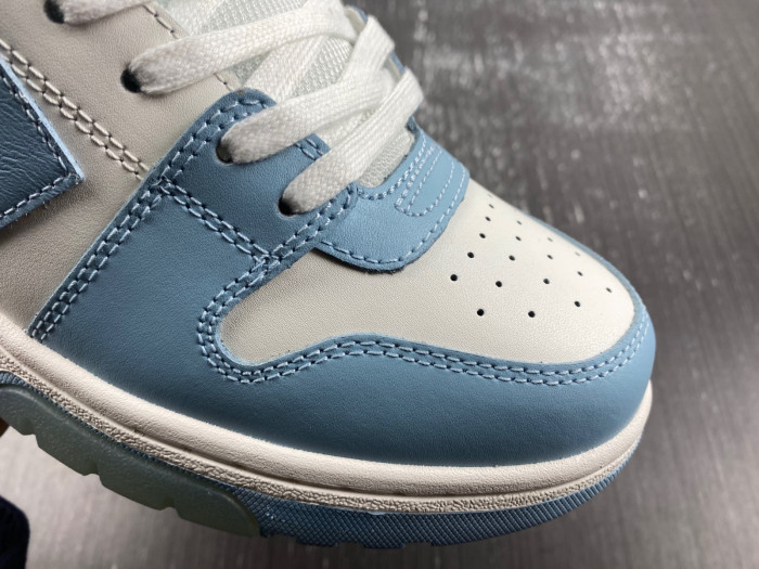 OFF-WHITE SNEAKER