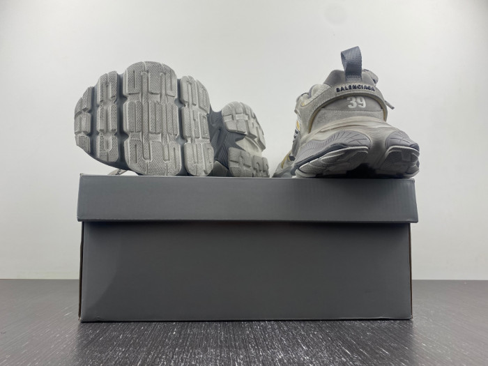 BLCG CARGO SNEAKER 784341 W2MV1 1181