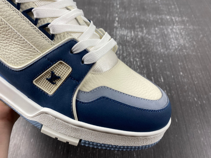 LV TRAINER SNEAKER